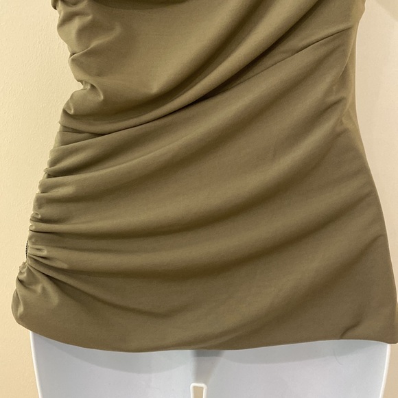 Bebe army green one sleeve top with chrome zipper accent size small - Picture 8 of 9